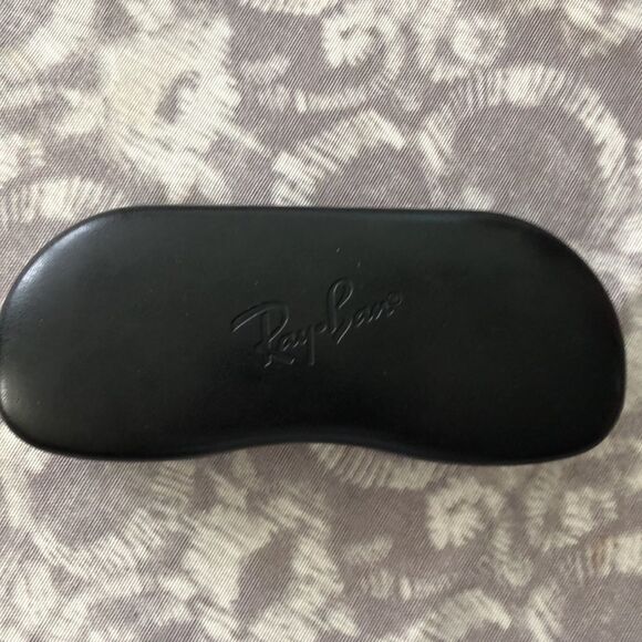 Ray-Ban Black Hard sunglass case. - Picture 7 of 10